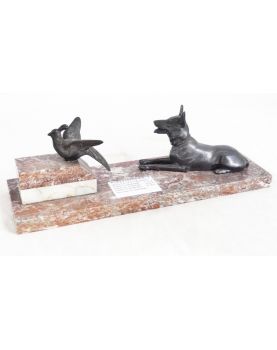Dog and Bird Subject in Regulates on Marble
